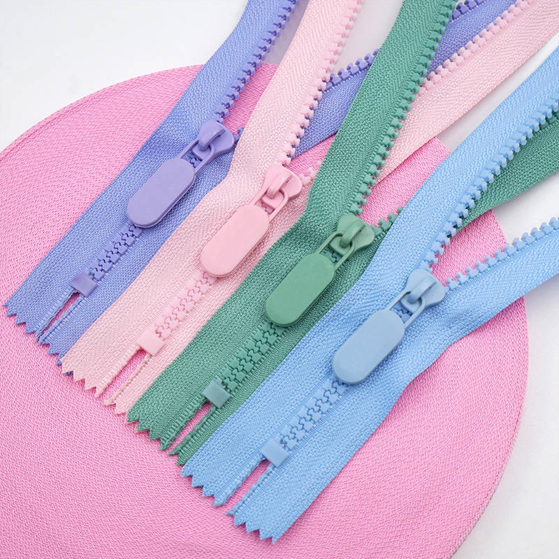 Custom Affordable Fancy Style Wholesale 5# Plastic Zipper for luggage yoga clothes 